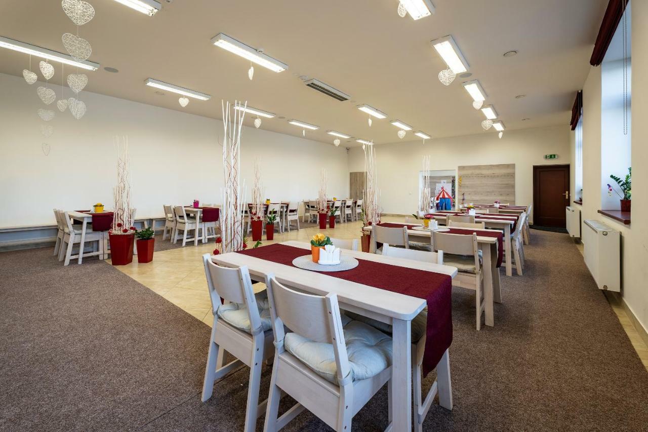 Hotel Zlechov Plumlov Dış mekan fotoğraf