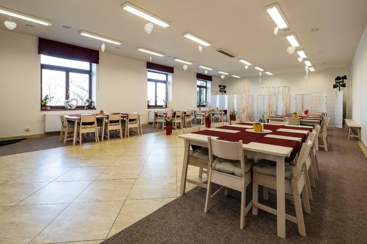 Hotel Zlechov Plumlov Dış mekan fotoğraf